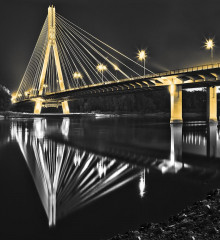 Obrazy na Plexi  Fotografia czarno-biała z żółtymi elementami - Most świętokrzyski