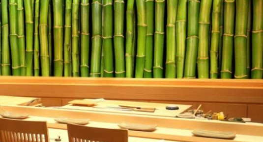 Fototapeta do sushi baru z motywem bambusa