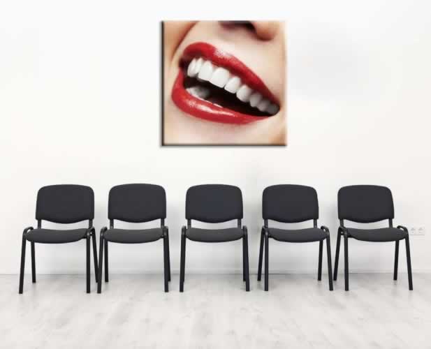Obraz na płótnie do gabinetu stomatologicznego z motywem pięknego i białego uśmiechu