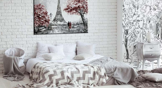 Obraz na płótnie do sypialni - spacerująca para w Paryżu