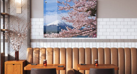Obraz na szkle w stylu japońskim- Góra Fuji i kwitnąca wiśnia