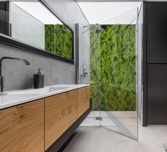 Panel szklany w stylu eko do łazienki - Mech na ścianie