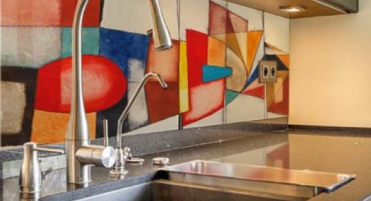 Panel szklany do kuchni w stylu nowoczesnym - kolorowa abstrakcja
