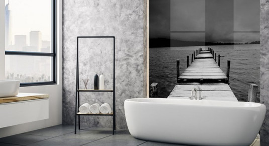Panel szklany do łazienki z motywem molo w czerni i bieli