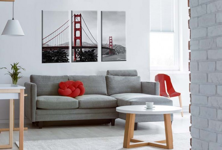 Obraz z mostem Golden Gate - Czarno-biały tryptyk z czerwonym akcentem