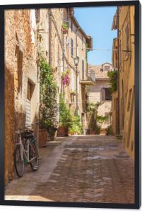 słonecznych ulicach włoską miasta pienza in Toskania