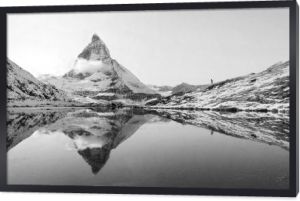 Riffelsee z Matterhorn Reflection, Szwajcaria (wersja B&W)