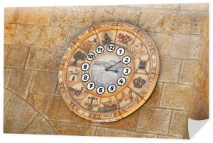 Stary zegar twarz pokazuje czas znaki zodiaku na zachodniej ścianie miasta Jeru