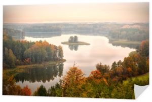 Jezioro Jedzelwo jesienią. Mazury, Stare Juchy.