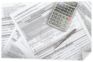 Kalkulator, pióro i sprawozdania finansowego