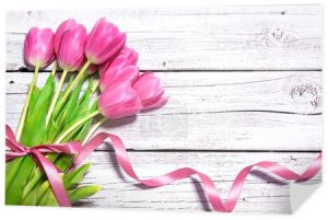 bukiet wiosennych różowych tulipanów
