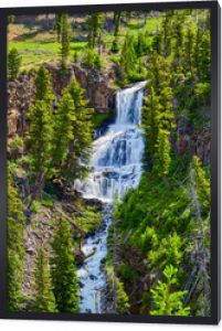 Undine Falls w Parku Narodowym Yellowstone, Wyoming, USA.