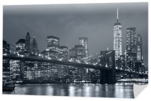 Panorama Nowego Jorku w nocy, brooklyn bridge i niebieski tonali