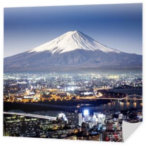 Góra Fuji. Fujiyama. Widok z lotu ptaka z miejskim surrealistycznym strzałem. jot