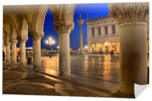 Wenecja - arkady św. Marka nocą
