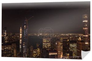 Widok z lotu ptaka budynków i nocne światła miasta w Nowym Jorku, Stany Zjednoczone Ameryki