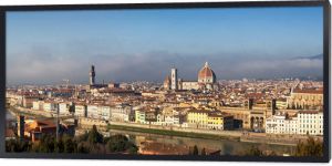 Panorama miasta Florencji od lewej: Ponte Vecchio, Palazzo Vecchio, Katedra Santa Maria Del Fiore i Bazylika Santa Croce, jak strzał z Piazzale Michelangelo w Toskanii we Włoszech.