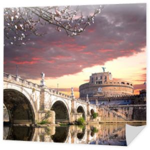 Zamek Anioła z mostem na Tybrze w Rzymie, Włochy