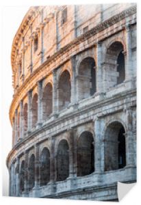 Koloseum o wschodzie słońca w Rzymie, Włochy