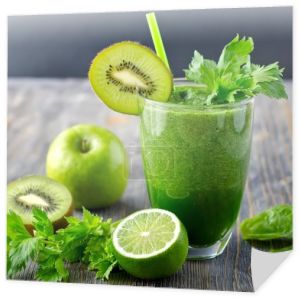 zdrowy koktajl zielony napój ze szpinakiem i seler