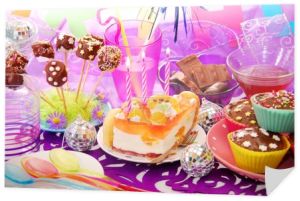 ozdoba urodziny strona tabela z słodycze dla dzieci