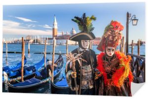 Kolorowe maski karnawałowe na tradycyjnym festiwalu w Wenecji, Włochy