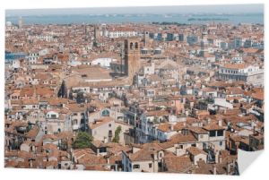 Panorama Wenecji z zabytkowymi budynkami i dachami