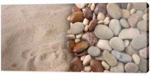 rzeka kolorowe kamienie na piasku