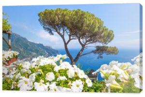 Ravello, Wybrzeże Amalfi. Panorama. Malowniczy widok na morze z Villa Rufolo