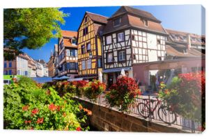 Piękne romantyczne miasteczka Francji - Colmar w regionie Alzacji