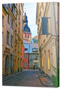 Wąskie uliczki w stolicy Łotwy