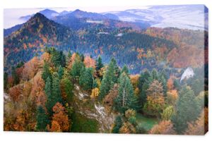 Górski krajobraz z Trzech Koron w Pieninach.