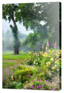 Sztuka kwitnie rano w angielskim parku