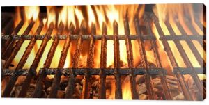 Koncepcja grillowania, pikniku lub gotowania z pustym płonącym węglem drzewnym