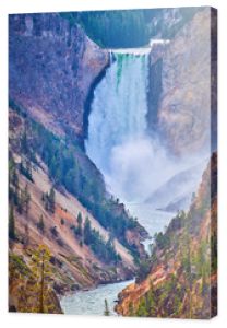 Zamknij się veiw Lower Yellowstone Falls w Parku Narodowym Yellowstone, Wyoming, USA.