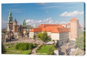 Wawel i katedra na Wawelu widziane z wieży Sandomierskiej w słoneczne popołudnie