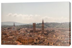 Powietrzna panorama kopuły katedry we Florencji i dachów. Toskania Włochy