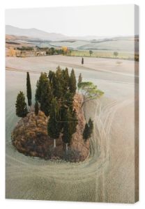 Słynny Toskania widok z Cipressi di San Quirico d'Orcia. Jesień a