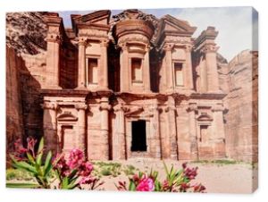 Klasztor jest największą fasadą grobową w Petra