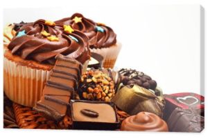 Czekoladowe Muffiny z kupa czekolady słodycze, cukierki isola