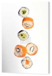 spadające sushi
