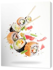 Inne świeże sushi rolls pałeczkami, zamrożone w powietrzu 