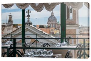 Rzym - widok na miasto z restauracji?