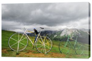 Gient rowery na wzgórzu