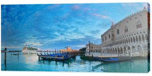 Widok na poranny plac San Marco i statek wycieczkowy, Wenecja, Włochy
