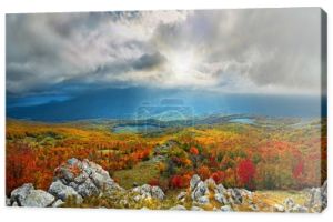 kolory jesieni w góry Krymskie