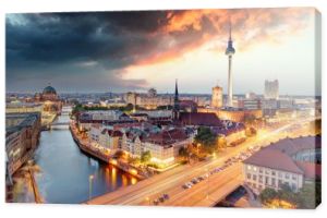 Panorama Berlin o zachodzie słońca